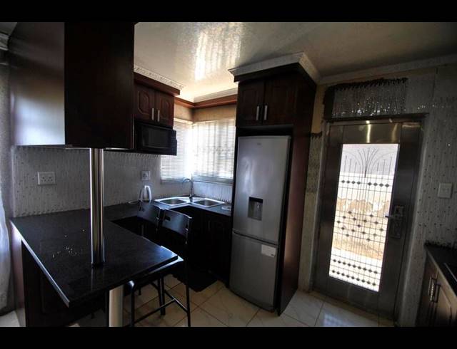 3 BEDROOM HOUSE FOR SALE IN DAWN PARK